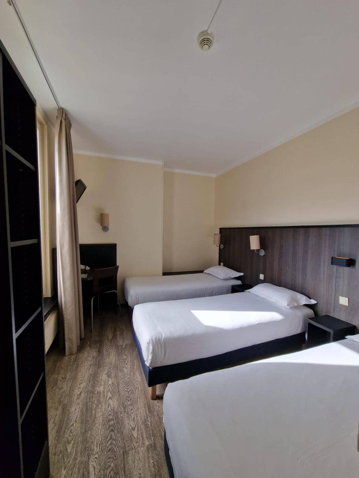 Hôtel D'Anjou Levallois-Perret Buitenkant foto