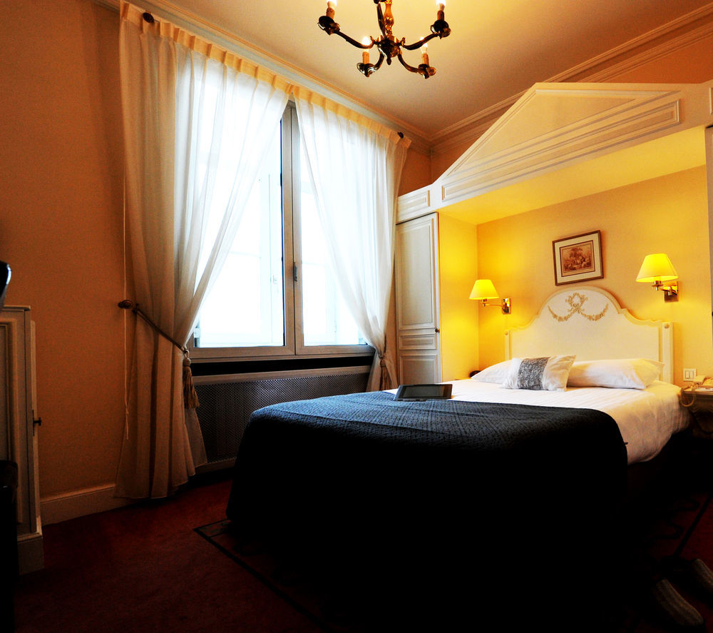 Hôtel D'Anjou Levallois-Perret Buitenkant foto
